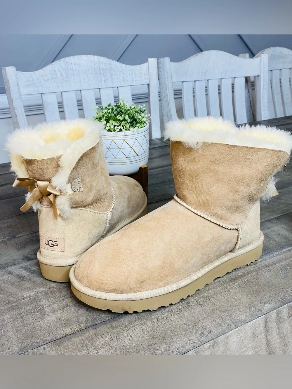 UGG Women’s Mini Bailey Bow II Boots Suede Sheepskin Tan Beige Size 10